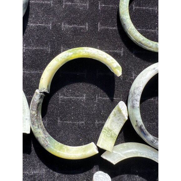 Broken Jade Bangles - Lot of 9 - Picture 8 of 10